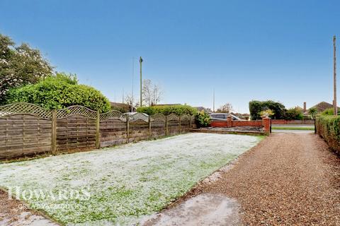 4 bedroom semi-detached house for sale, Ormesby Road, Caister-on-Sea