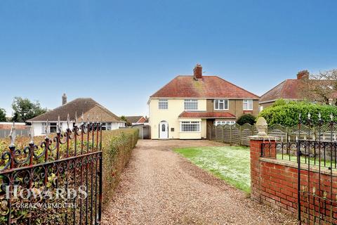 4 bedroom semi-detached house for sale, Ormesby Road, Caister-on-Sea