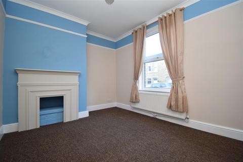 2 bedroom terraced house to rent, Park Street, Horbury WF4