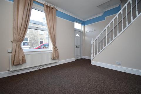 2 bedroom terraced house to rent, Park Street, Horbury WF4