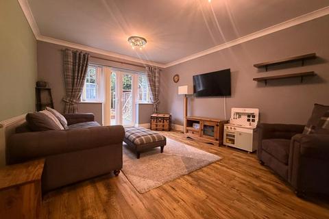 4 bedroom detached house to rent, Hama Drive, Oakengates