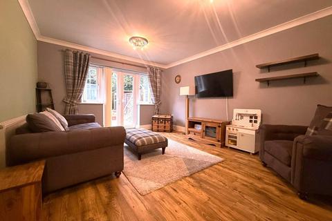 4 bedroom detached house to rent, Hama Drive, Oakengates