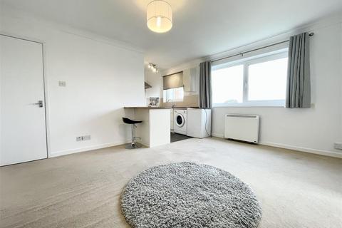 1 bedroom apartment to rent, Runnymede Court, Southampton SO30