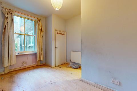 2 bedroom ground floor flat for sale, Ground Floor Flat, 45 Fermoy Road, Maida Vale