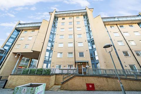 2 bedroom flat for sale, Feltham High Street,  Hounslow,  TW13