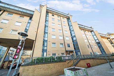 2 bedroom flat for sale, Feltham High Street,  Hounslow,  TW13