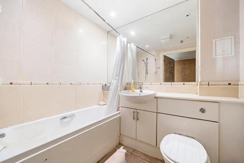 2 bedroom flat for sale, Feltham High Street,  Hounslow,  TW13