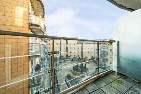 2 bedroom flat for sale, Feltham High Street,  Hounslow,  TW13