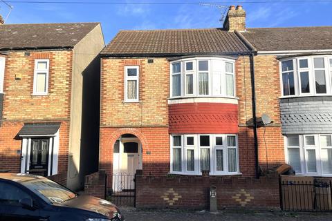 3 bedroom end of terrace house for sale, 41 Larkfield Avenue, Gillingham