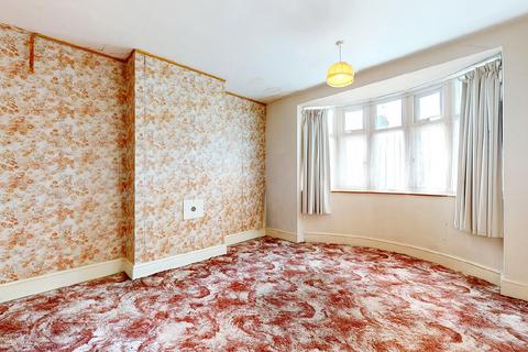 3 bedroom end of terrace house for sale, 41 Larkfield Avenue, Gillingham