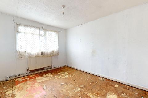 2 bedroom end of terrace house for sale, 1 Medway Close, Croydon