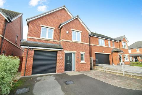 4 bedroom detached house for sale, Mayfair Mount, Leeds LS15