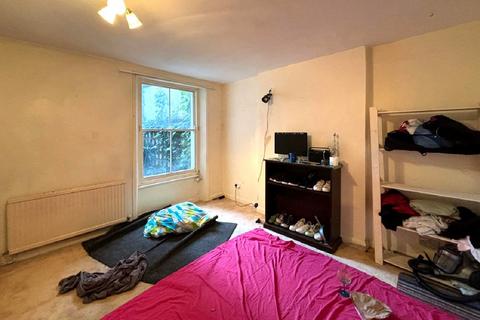 1 bedroom flat for sale, Lower Ground Floor Flat, 301 Shirland Road, Maida Vale