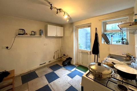 1 bedroom flat for sale, Lower Ground Floor Flat, 301 Shirland Road, Maida Vale