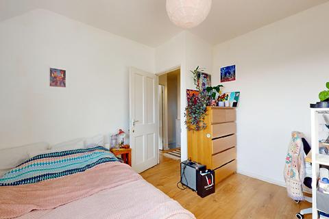 3 bedroom flat for sale, Flat 96 Penshurst, Queens Crescent, Kentish Town