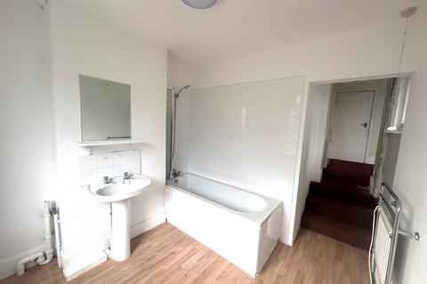 1 bedroom flat for sale, Flat 2, 34 Langney Road, Eastbourne