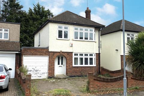 3 bedroom detached house for sale, 13 Orchard Avenue, Rainham