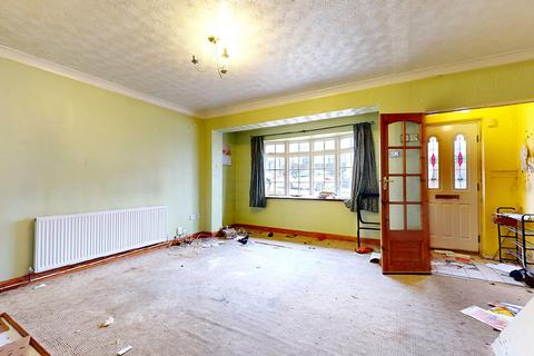 3 bedroom terraced house for sale, 7 Broseley Gardens, Romford