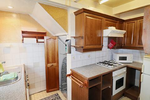 2 bedroom end of terrace house for sale, 5 Mount Pleasant, Denholme, Bradford