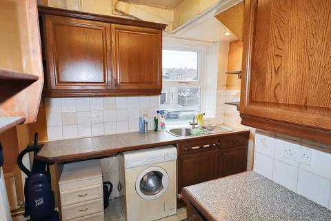 2 bedroom end of terrace house for sale, 5 Mount Pleasant, Denholme, Bradford