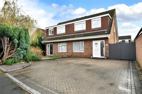 3 bedroom semi-detached house for sale, Horley, Surrey, RH6