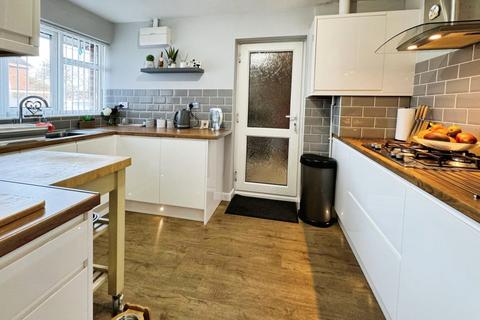 3 Addingham Close, Warwick, CV34 5XB