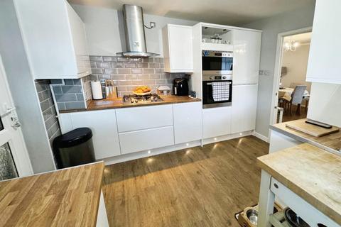 3 Addingham Close, Warwick, CV34 5XB