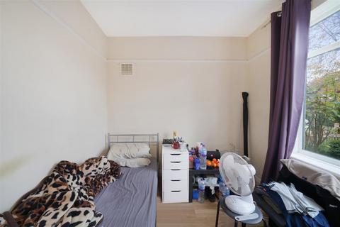 2 bedroom flat for sale, Beaumont Avenue, Wembley