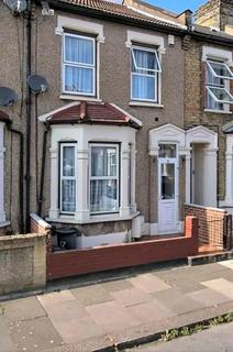 2 bedroom terraced house to rent, Francis Avenue, Ilford IG1