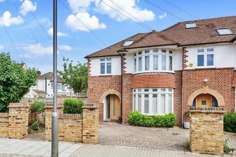 4 bedroom end of terrace house to rent, Sispara Gardens, East Putney