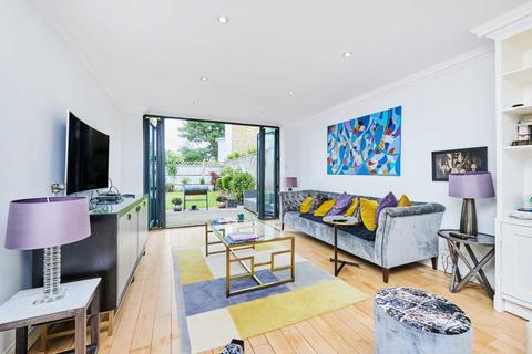 4 bedroom end of terrace house to rent, Sispara Gardens, East Putney