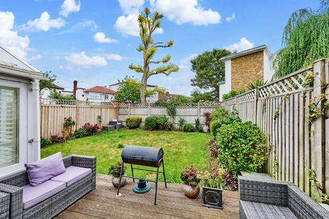 4 bedroom end of terrace house to rent, Sispara Gardens, East Putney