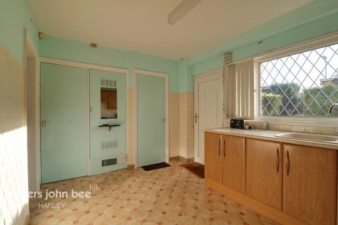 14 Dash Grove, Stoke-on-trent, ST6 1RZ