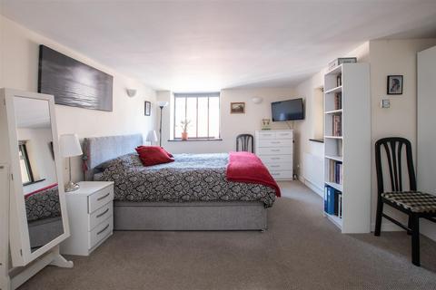 2 bedroom property for sale, West Row, Wimborne