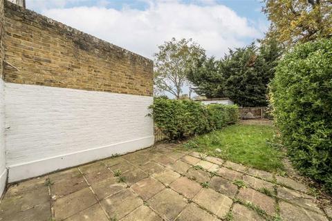 3 bedroom terraced house for sale, Heather Road, London SE12