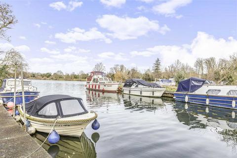 14, Riverside Court River Reach, Teddington, TW11 9QN