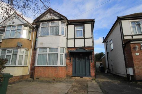 3 bedroom semi-detached house to rent, Warham Road, Harrow HA3