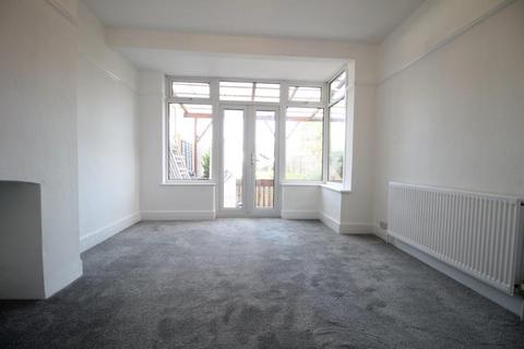 3 bedroom semi-detached house to rent, Warham Road, Harrow HA3