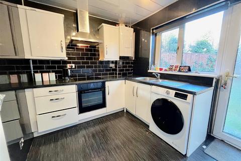 2 bedroom end of terrace house for sale, Dykes Way, Gateshead