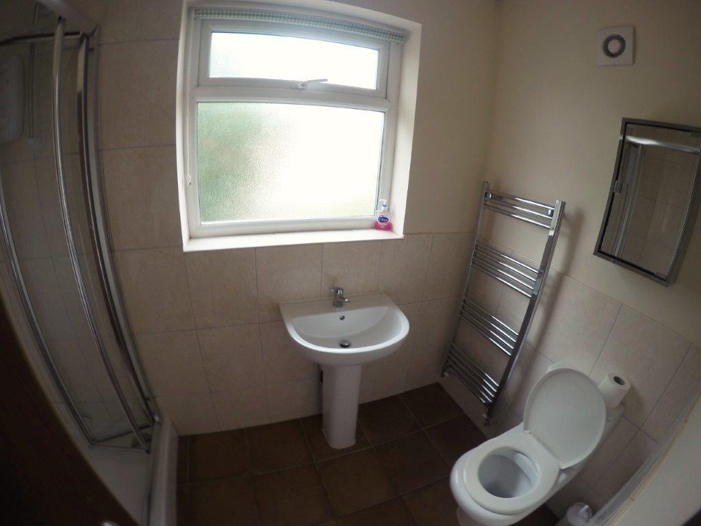 70 BR06 Bathroom 1st Floor.jpg