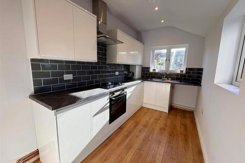 3 bedroom terraced house to rent, Trinity Road, Southend-On-Sea