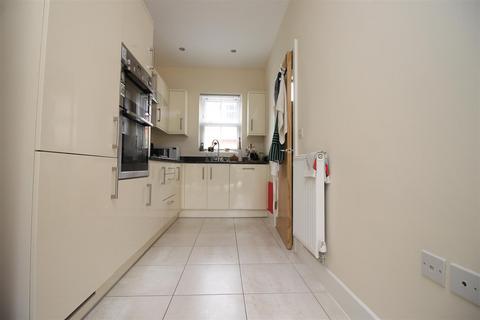 3 bedroom townhouse to rent, Salt Lane, Salisbury SP1