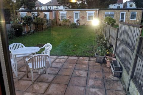 2 bedroom property to rent, FAIRMEAD GARDENS, BARKING IG4