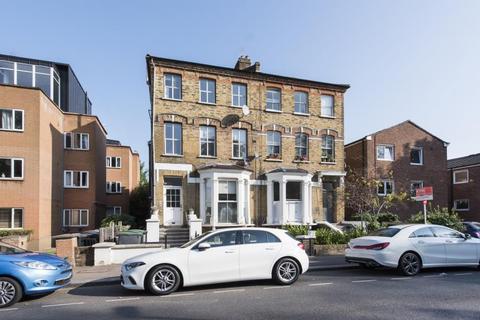 2 bedroom flat to rent, Crescent Road, Hornsey, N8