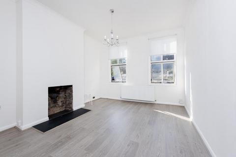 2 bedroom flat to rent, Crescent Road, Hornsey, N8