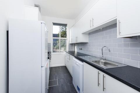 2 bedroom flat to rent, Crescent Road, Hornsey, N8