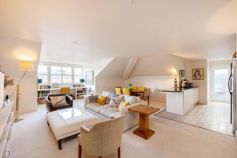 2 bedroom flat for sale, Ormonde Court, Belsize Grove, London, NW3