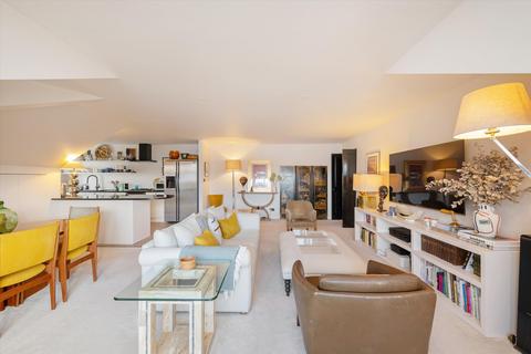 2 bedroom flat for sale, Ormonde Court, Belsize Grove, London, NW3