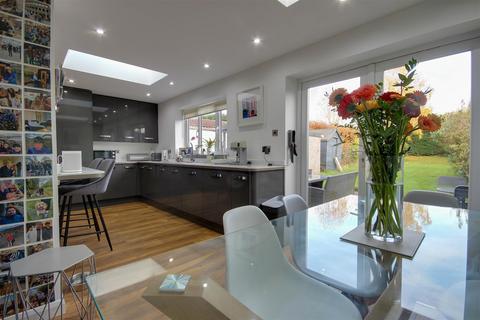 43 Corby Park, North Ferriby, HU14 3AX