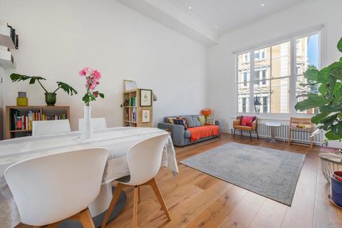 3 bedroom flat for sale, Belsize Lane, London, NW3